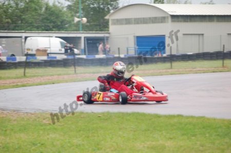 photos le creusot de kevin oudot pilote ffsa jeunes en 2009 et  victoire de ce we sous la pluie